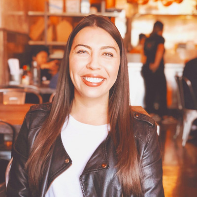 Picture of Elle Hennessee, therapist in California