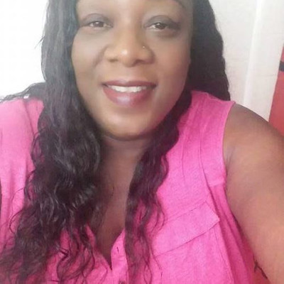 Picture of Roselle Smith, mental health therapist in California