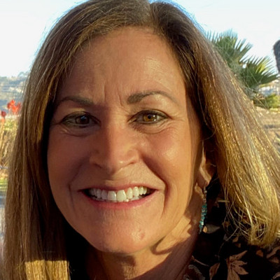 Picture of Shelley Menshek, therapist in California