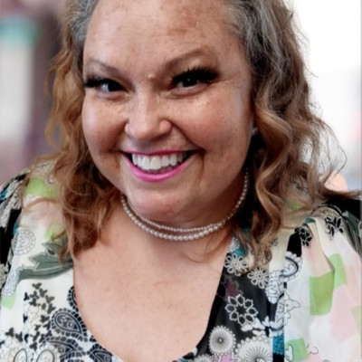 Picture of summer batini, therapist in Colorado