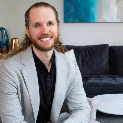 Picture of Tyler Goldsberry, mental health therapist in Illinois