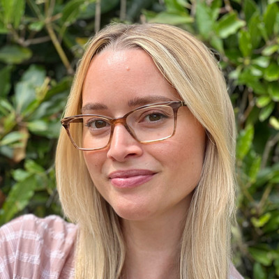 Picture of Alexandria Ayres, mental health therapist in California