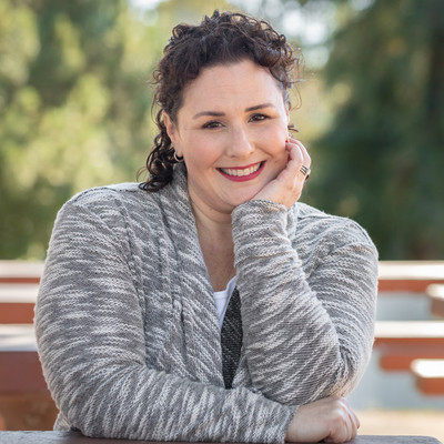 Picture of Lisa Perlson, mental health therapist in California