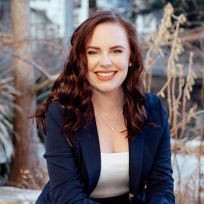 Picture of Amanda Lowrey, mental health therapist in Oregon