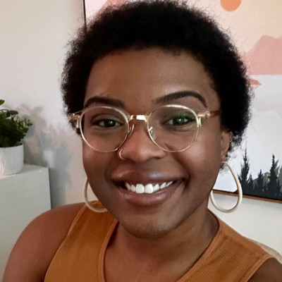 picture of therapist named Nicole Iwule